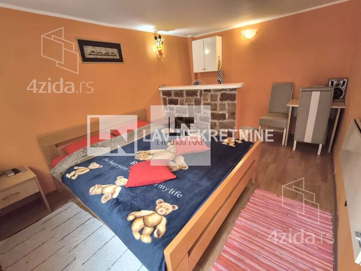 Petosoban stan | 4zida