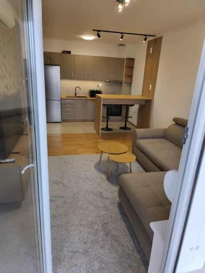 Partizanskih Baza | 4zida.rs