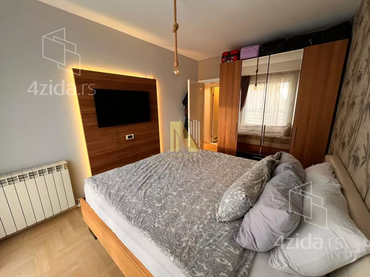 Petosoban stan | 4zida