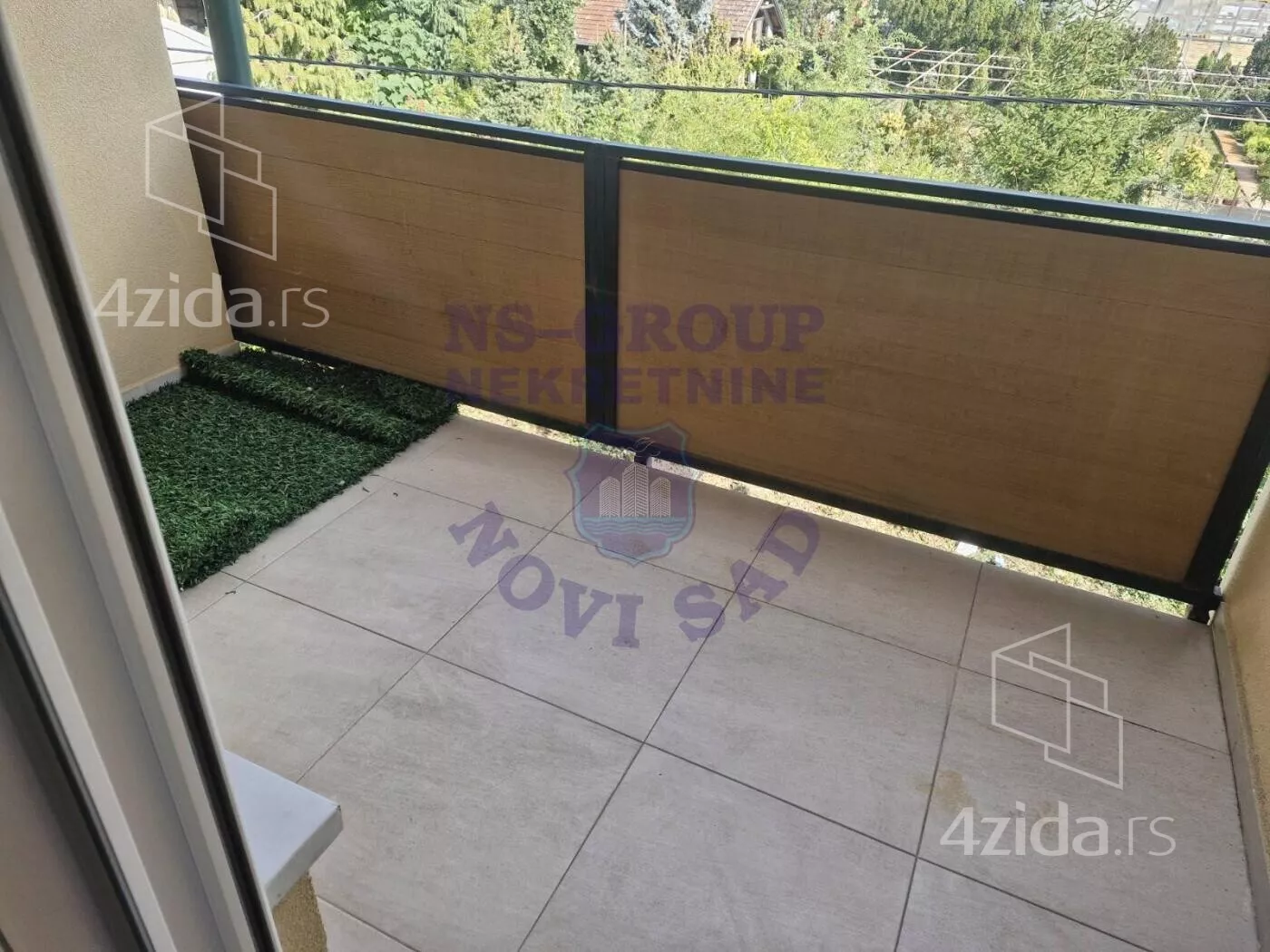 Četvoroiposoban stan | 4zida