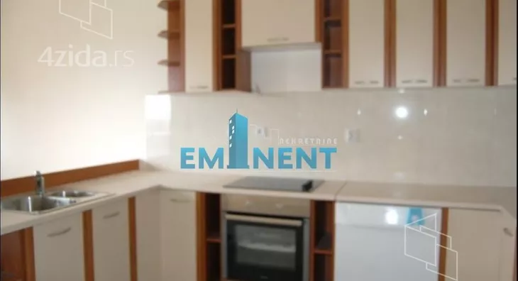 Sedmosoban stan | 4zida