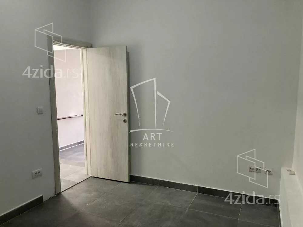 Lokal | 4zida