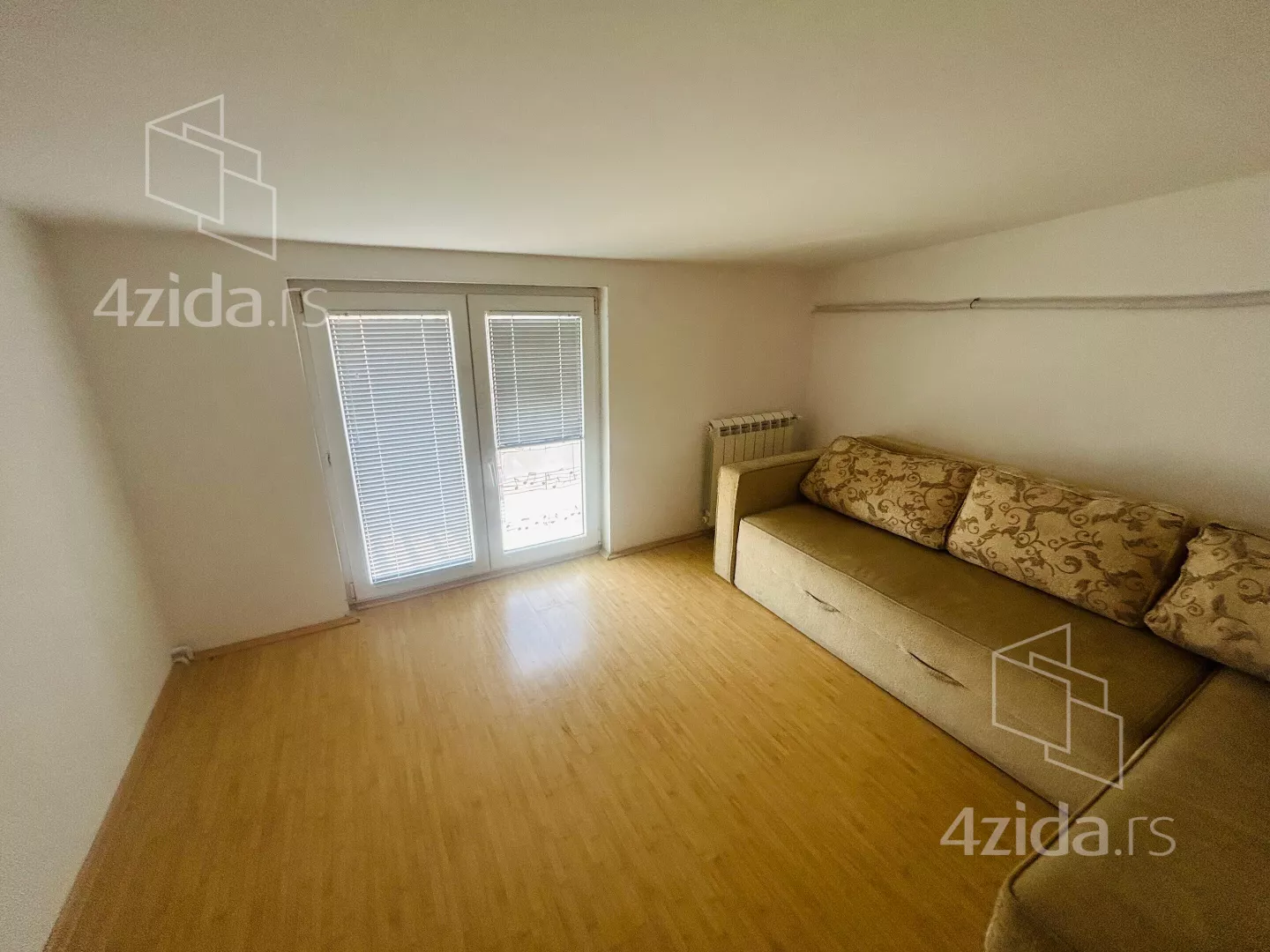 Petosoban stan | 4zida