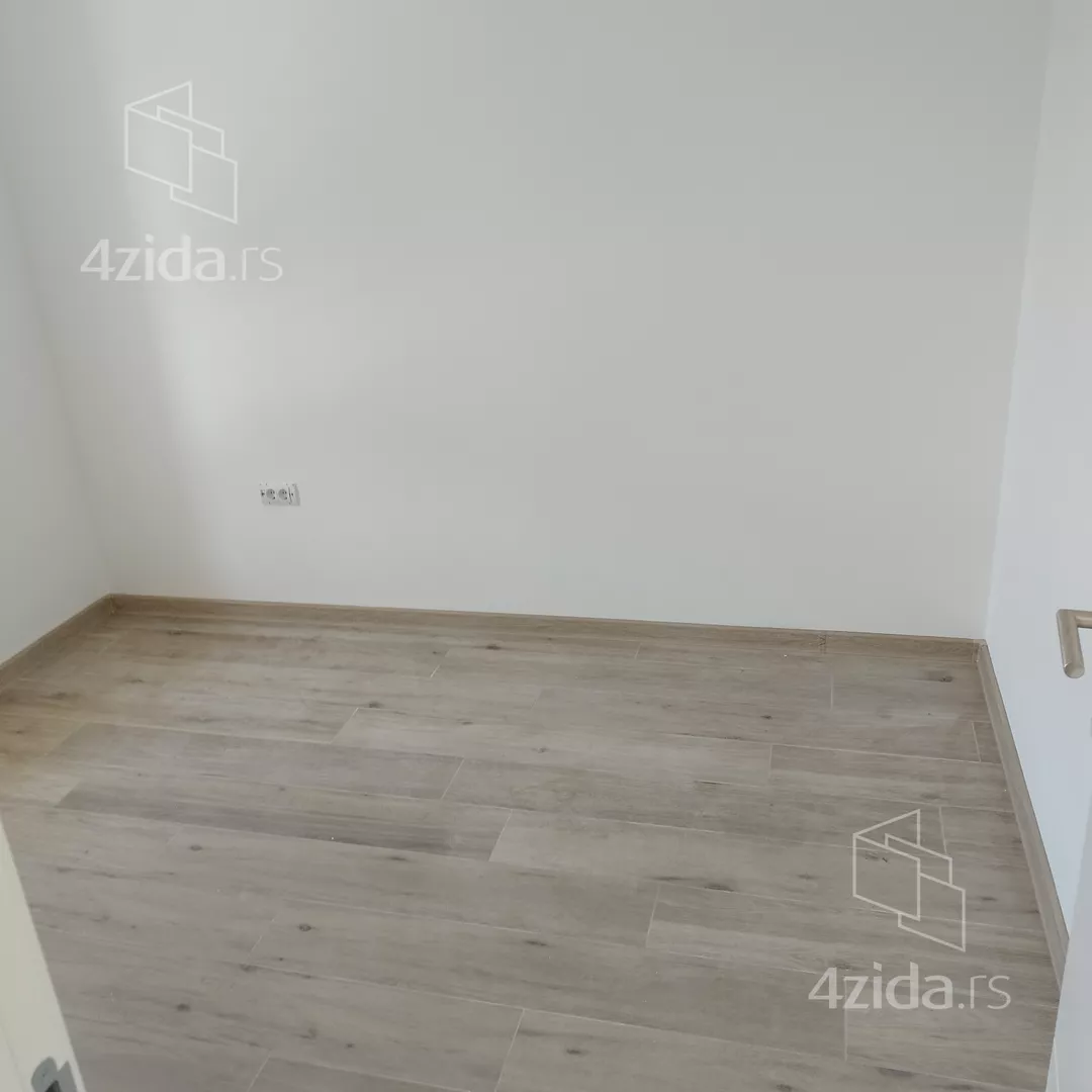 Petoiposoban stan | 4zida