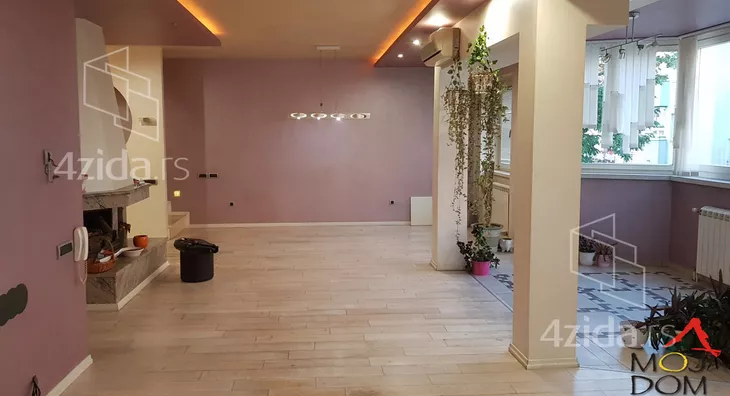 Šestosoban stan | 4zida