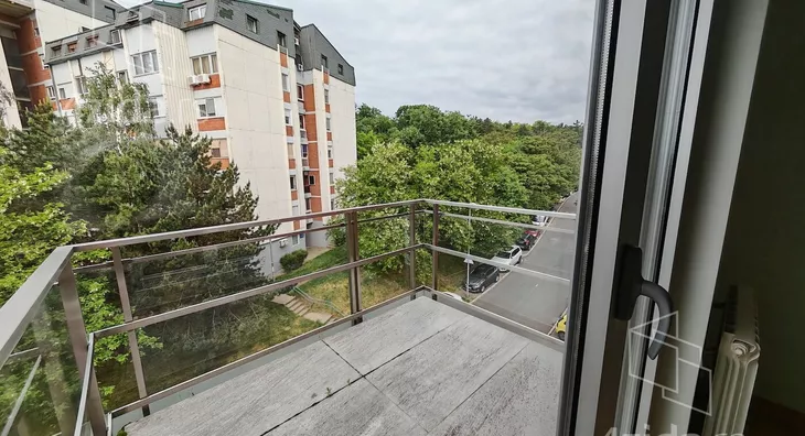 Četvoroiposoban stan | 4zida