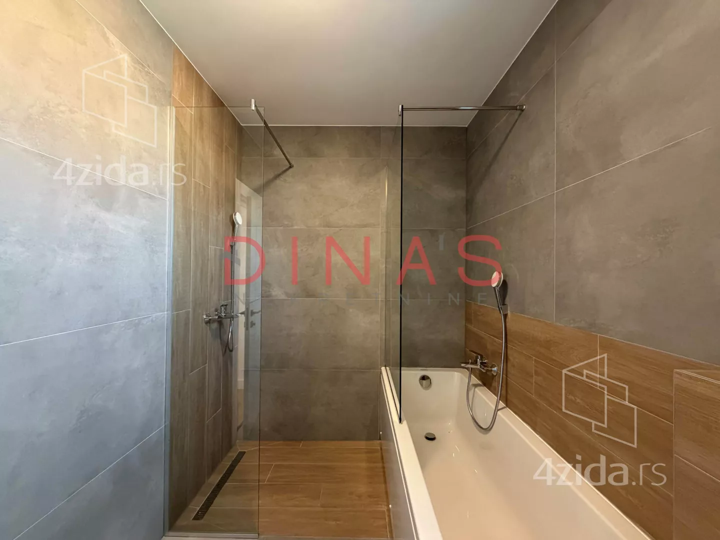 Petosoban stan | 4zida