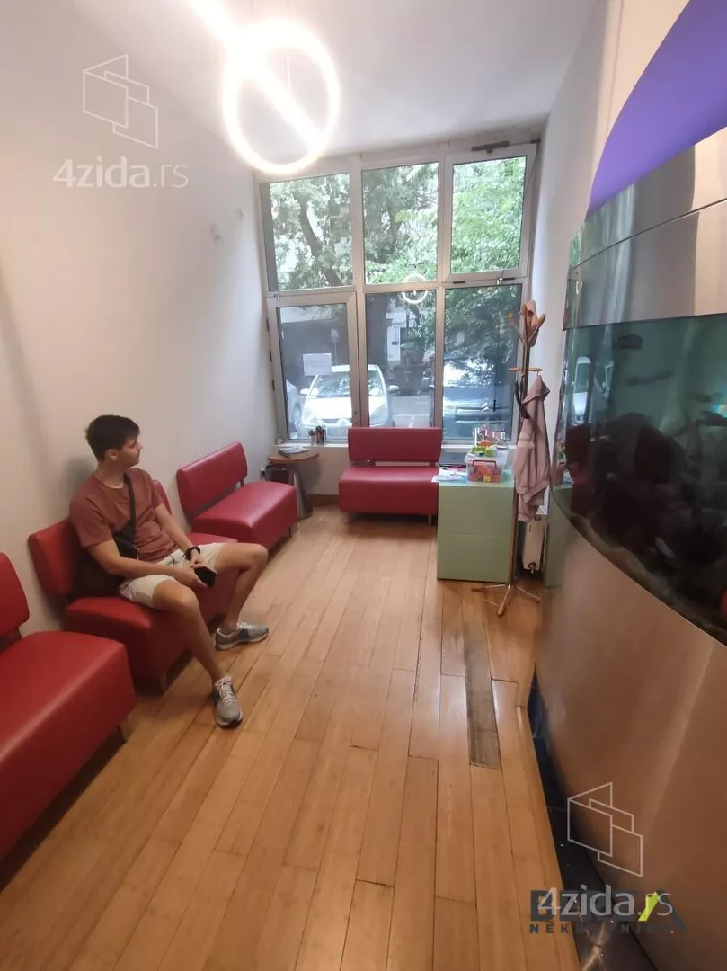 Poslovni prostor | 4zida