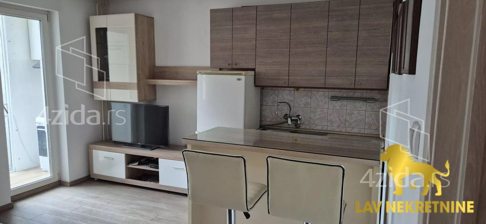 Jednoiposoban stan | 4zida