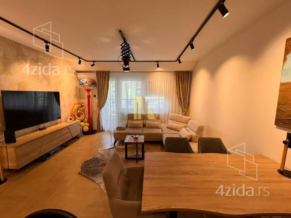 Petosoban stan | 4zida