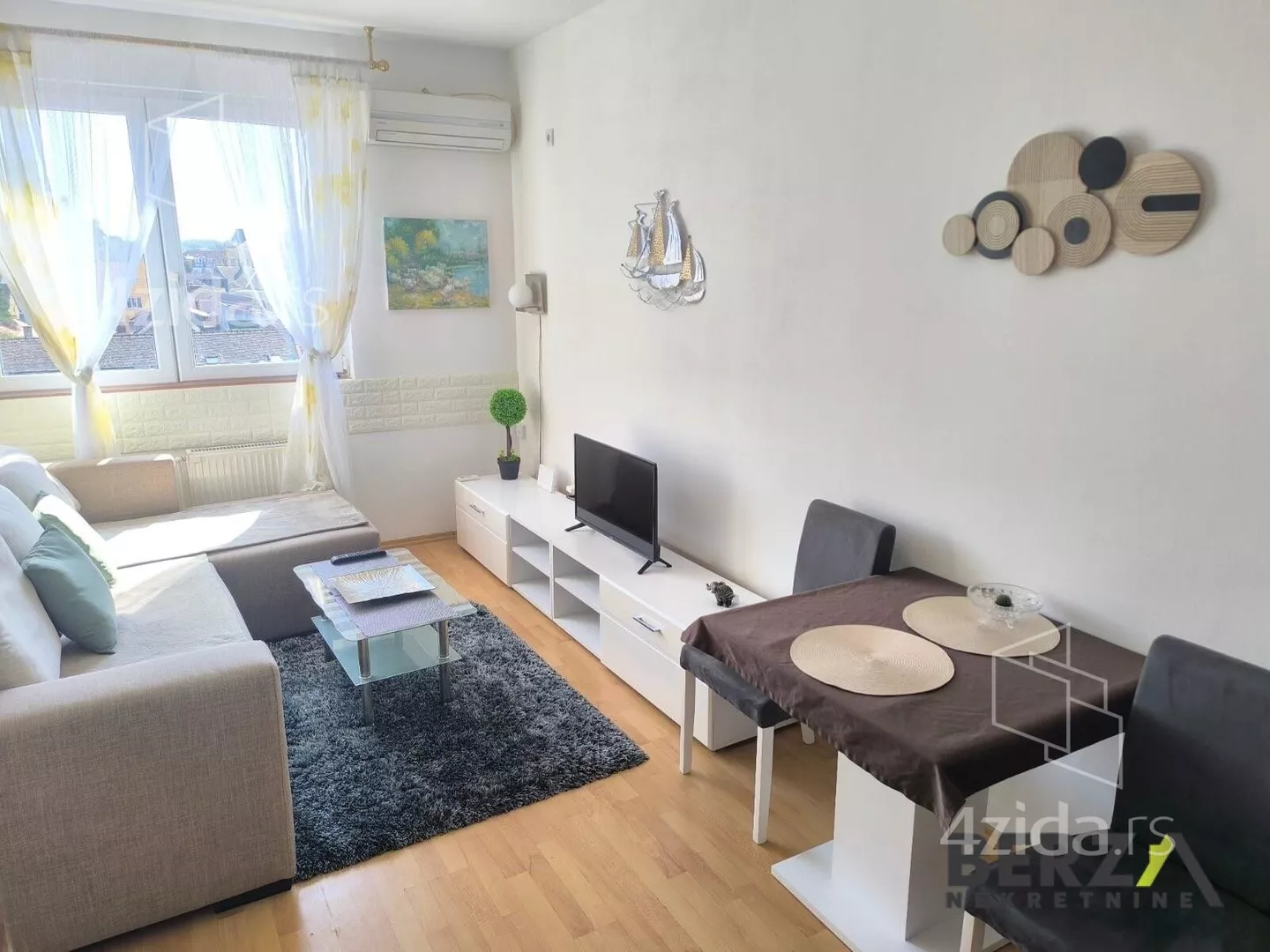 Jednoiposoban stan | 4zida