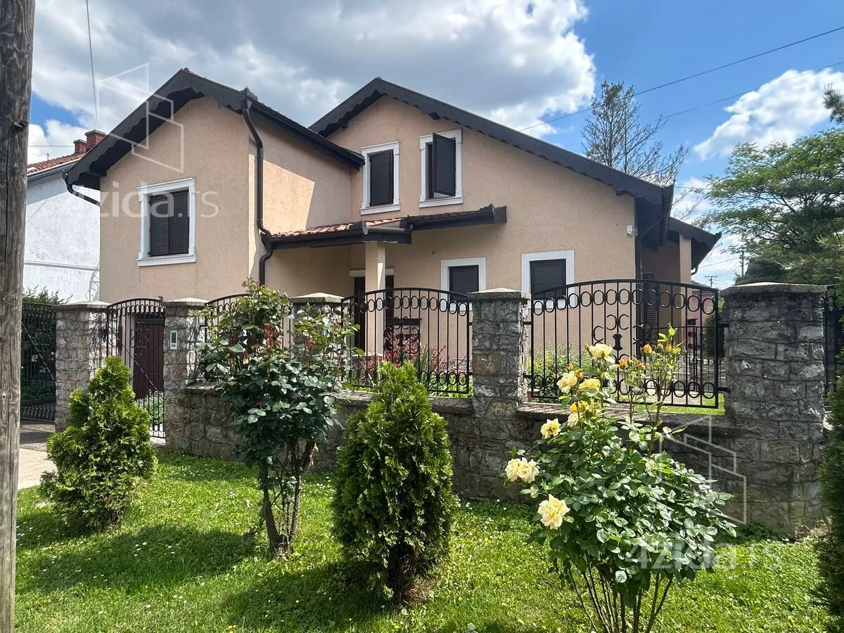 3-etažna kuća | 4zida
