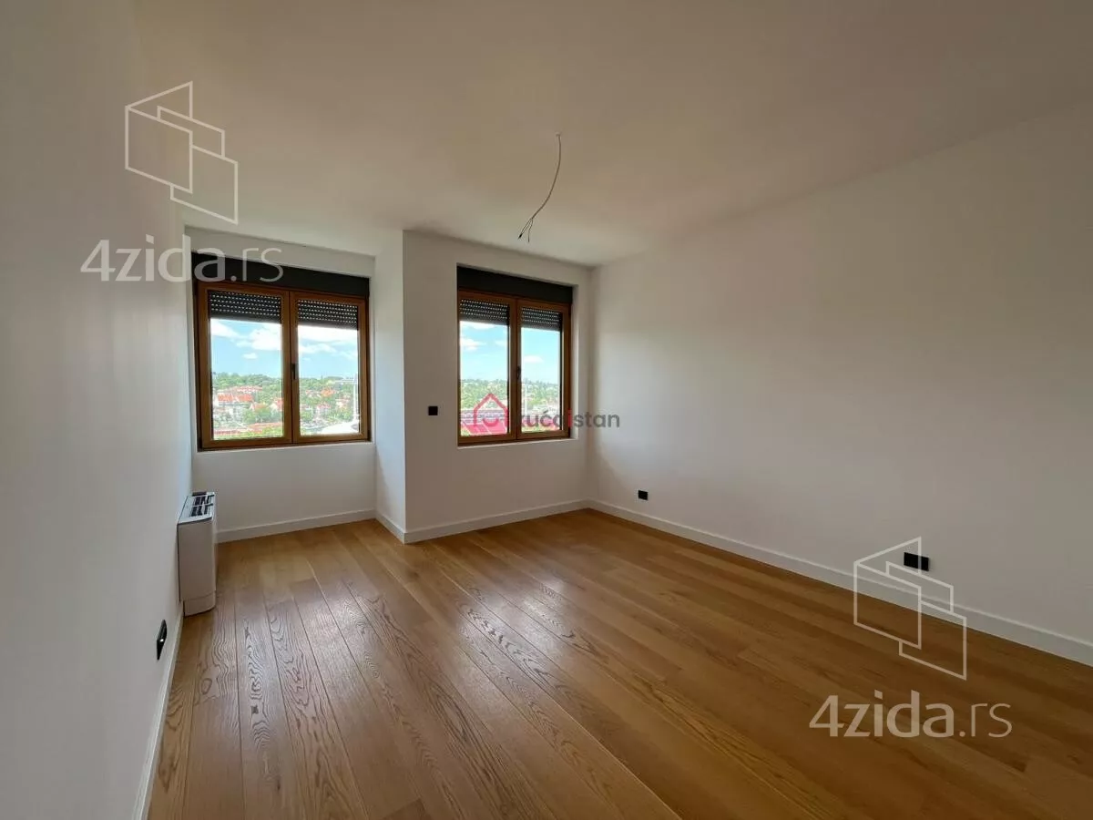 Šestosoban stan | 4zida