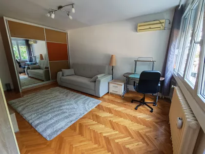 Učiteljsko Naselje | 4zida.rs