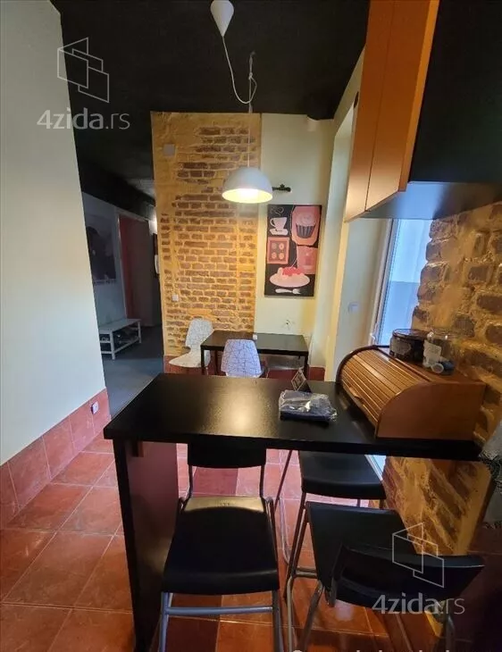 Četvoroiposoban stan | 4zida