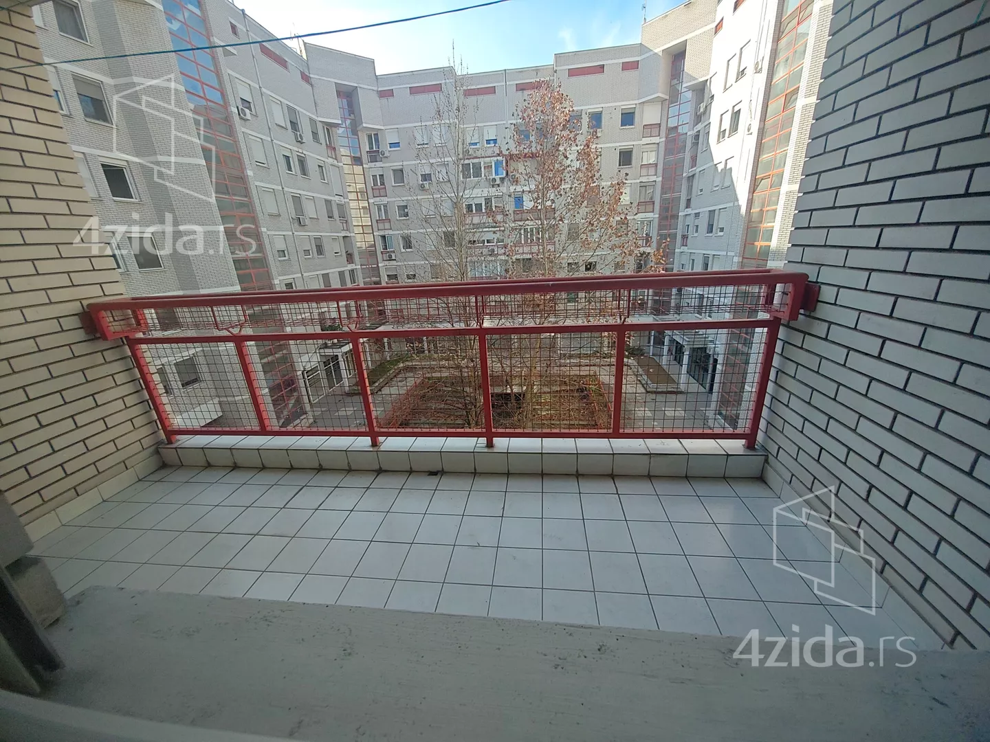 Petosoban stan | 4zida