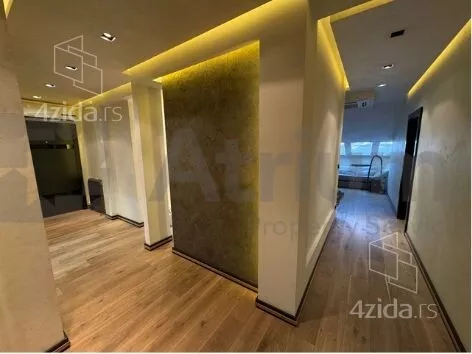 Šestosoban stan | 4zida
