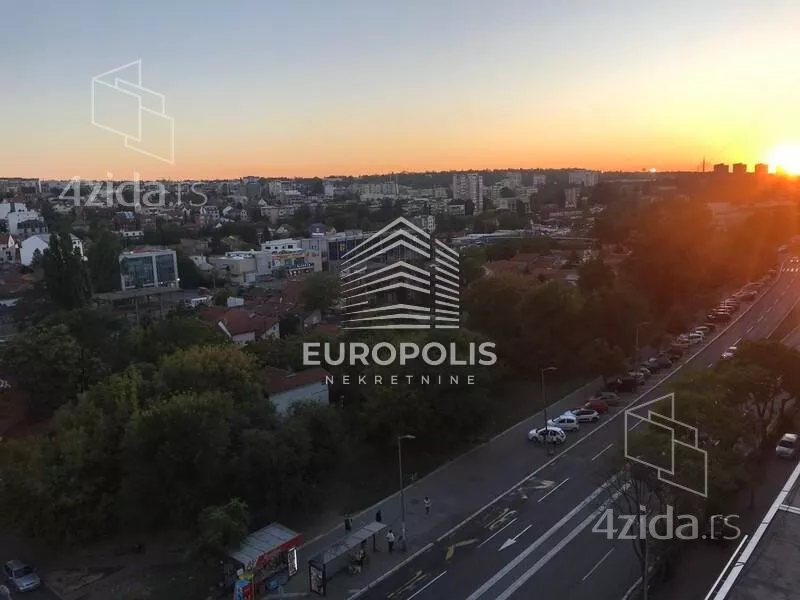 Četvoroiposoban stan | 4zida