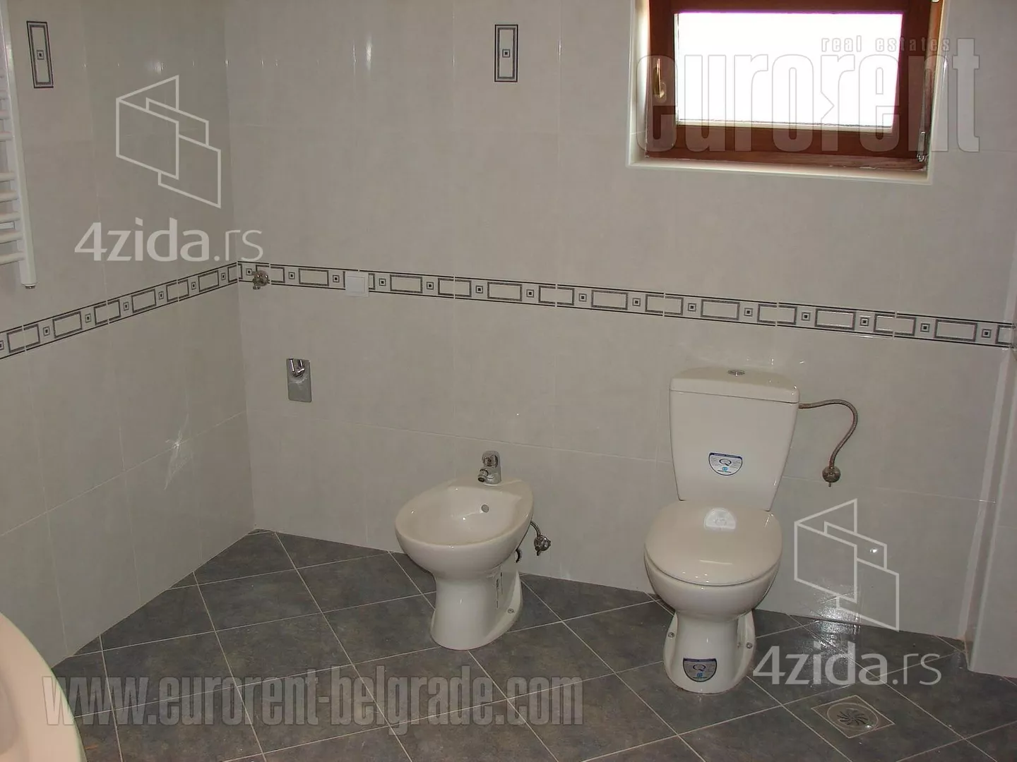 Šestoiposoban stan | 4zida