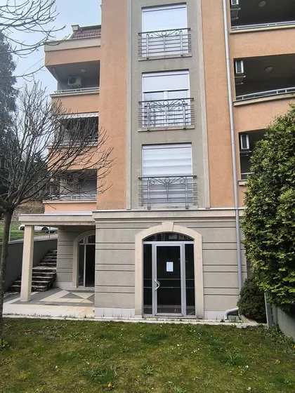 Vrnjačka | 4zida.rs