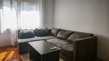 Školska | 4zida.rs