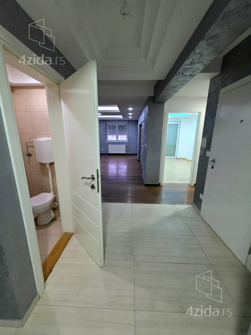 Četvoroiposoban stan | 4zida