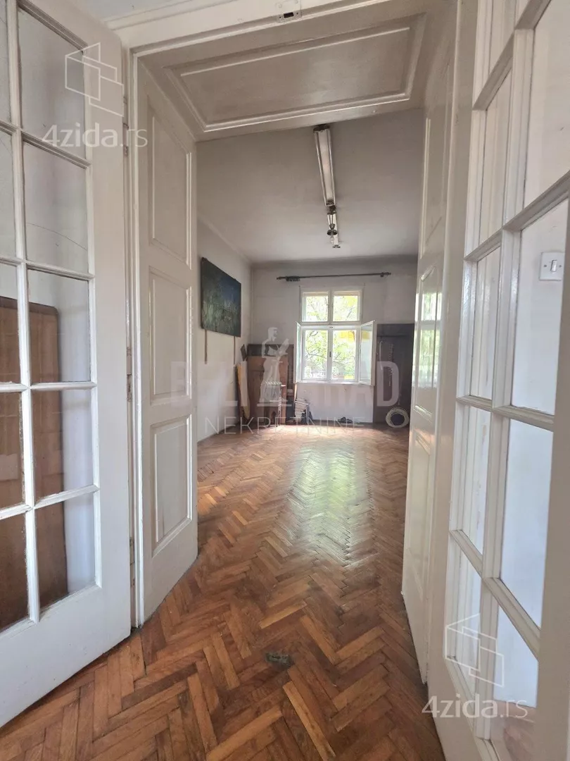 Četvoroiposoban stan | 4zida