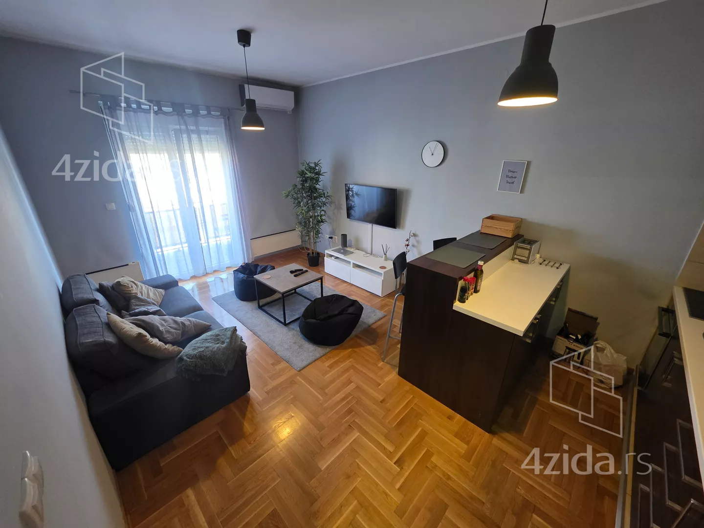 Dvoiposoban stan | 4zida