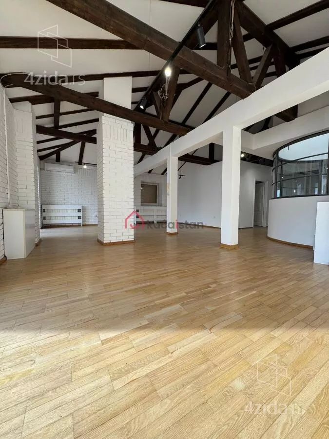 Poslovna zgrada | 4zida