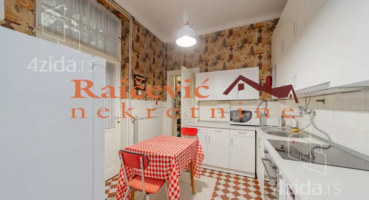 Četvoroiposoban stan | 4zida