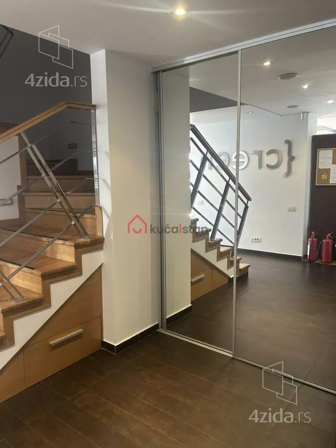 Četvoroiposoban stan | 4zida