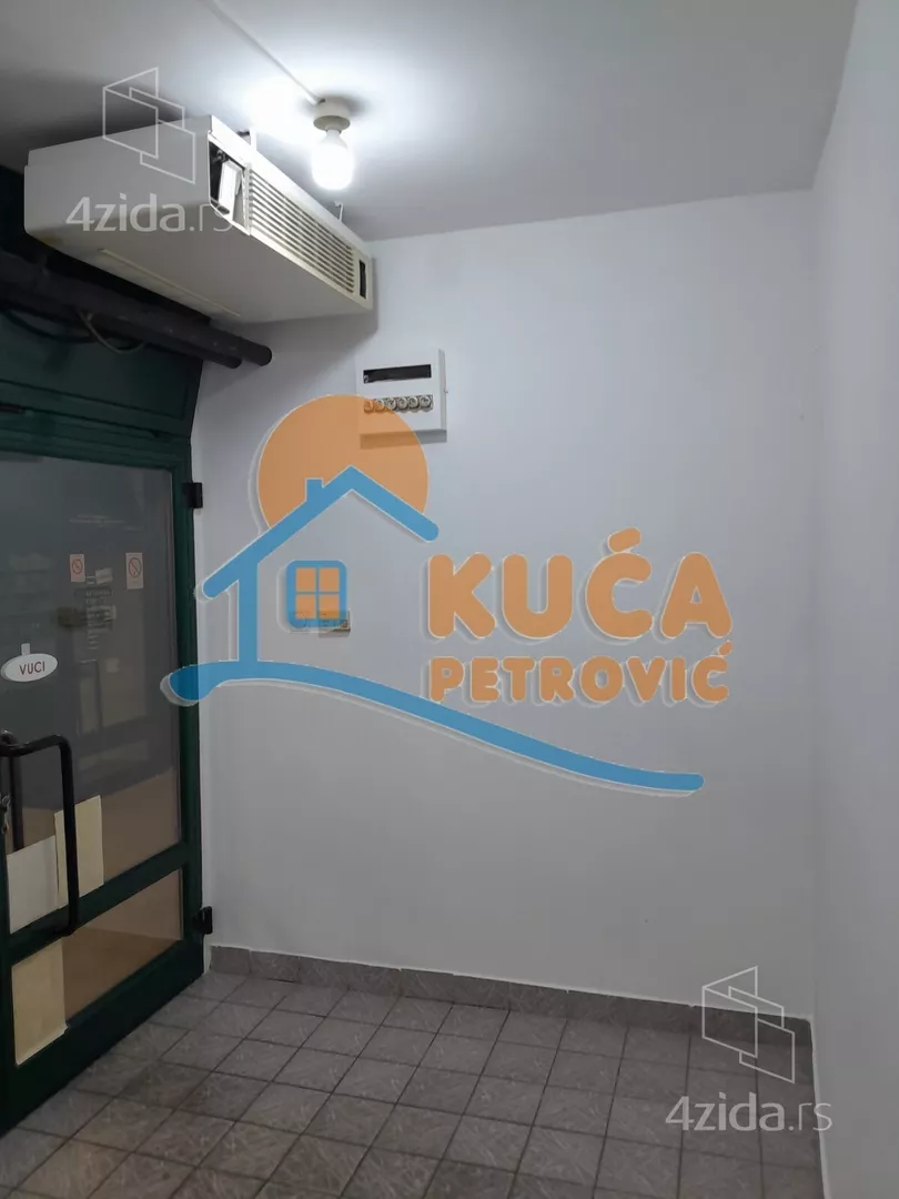 Lokal | 4zida