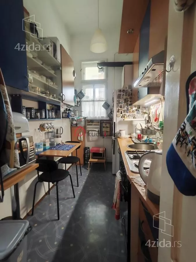 Šestosoban stan | 4zida