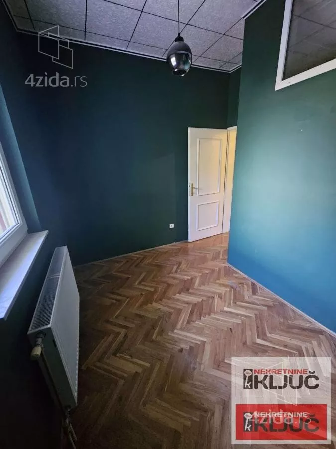 Četvoroiposoban stan | 4zida