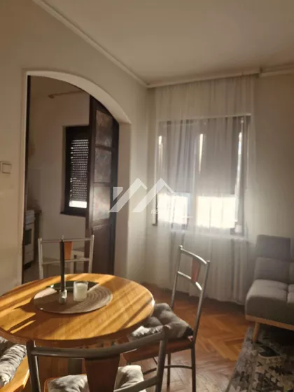 Pozorišni trg | 4zida.rs