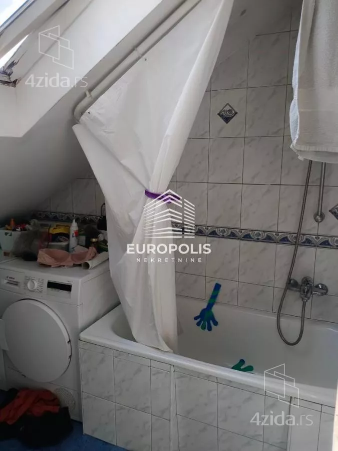 Šestosoban stan | 4zida