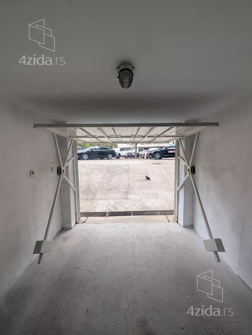 Garaža | 4zida