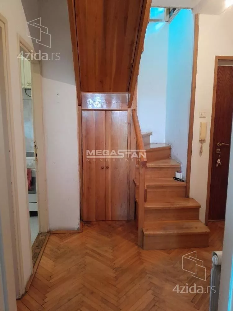 Šestosoban stan | 4zida