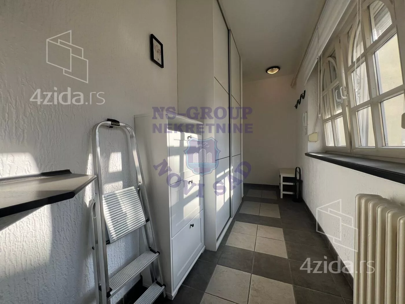 Troiposoban stan | 4zida