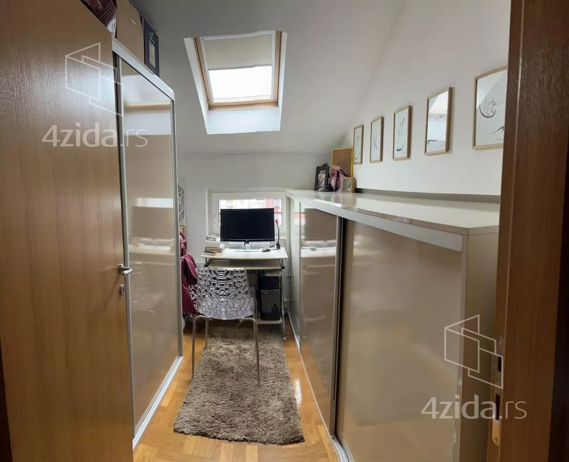 Četvoroiposoban stan | 4zida