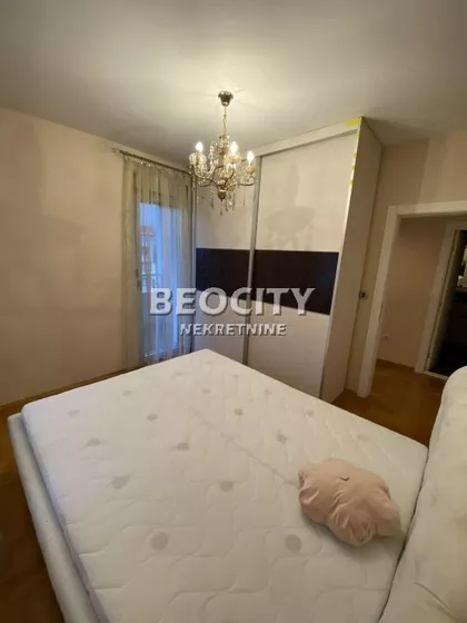 Jovana Subotića | 4zida.rs