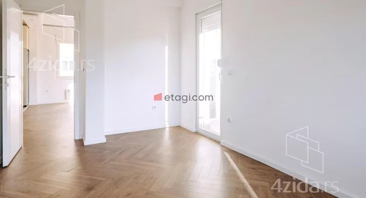 Sedmosoban stan | 4zida