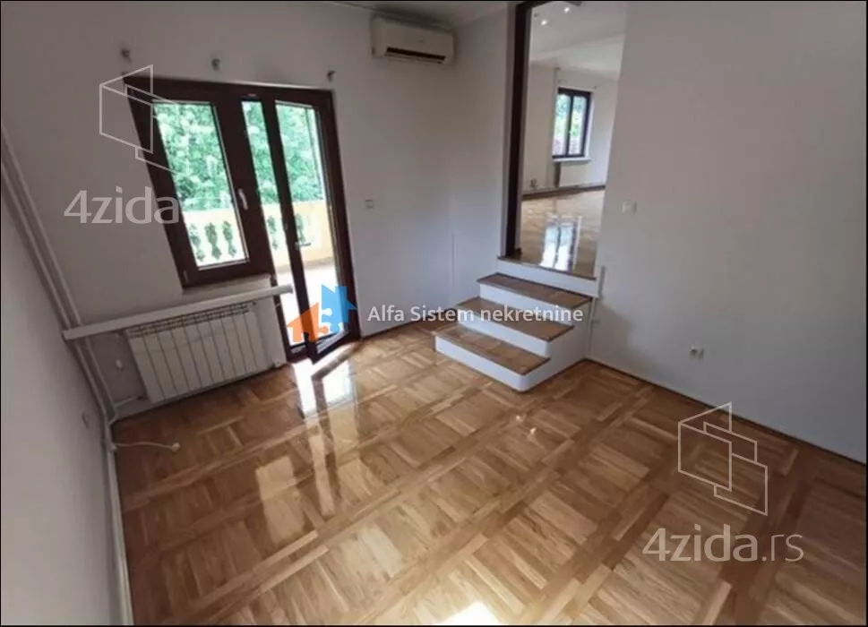 Šestosoban stan | 4zida