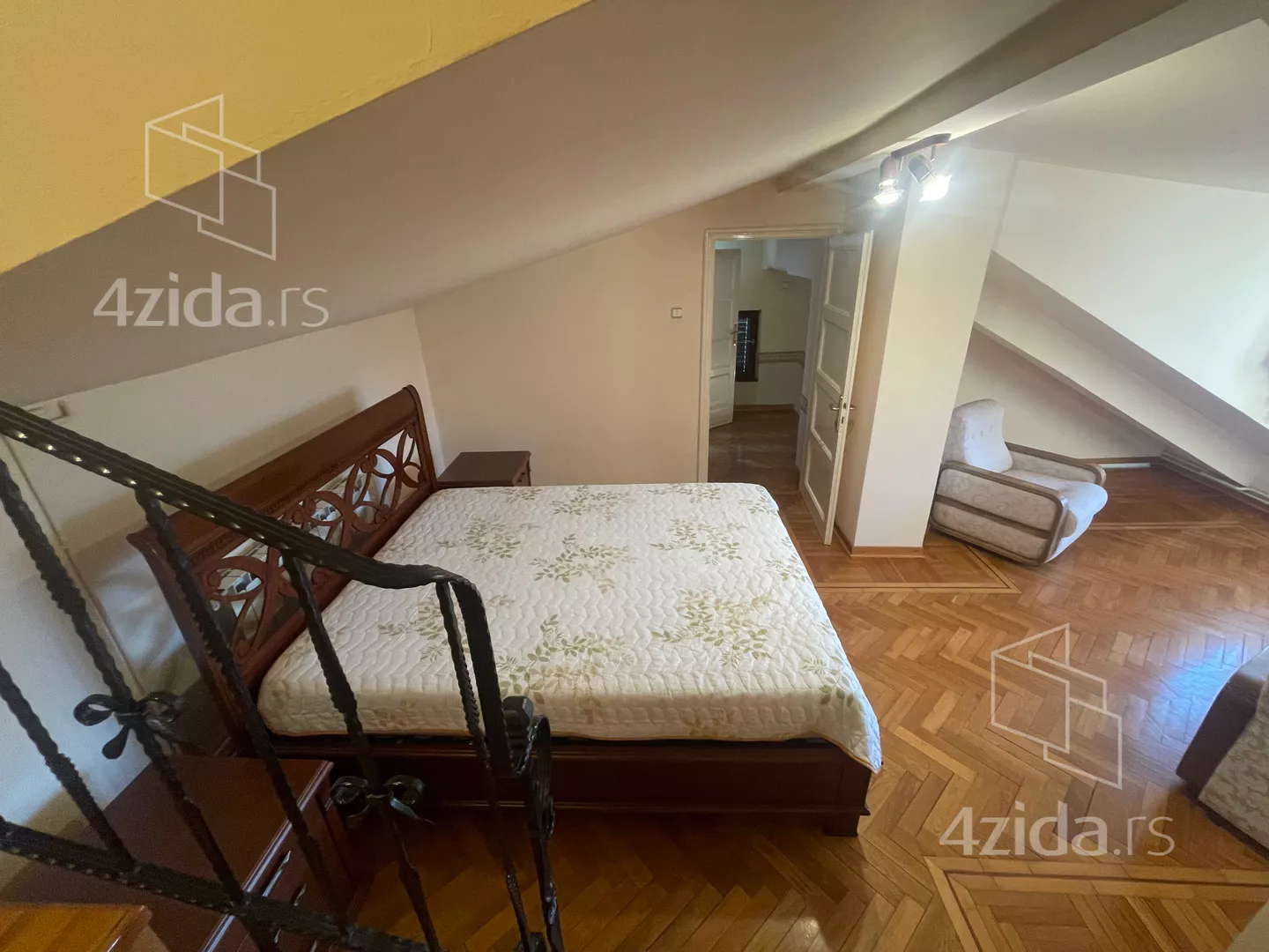 Petosoban stan | 4zida