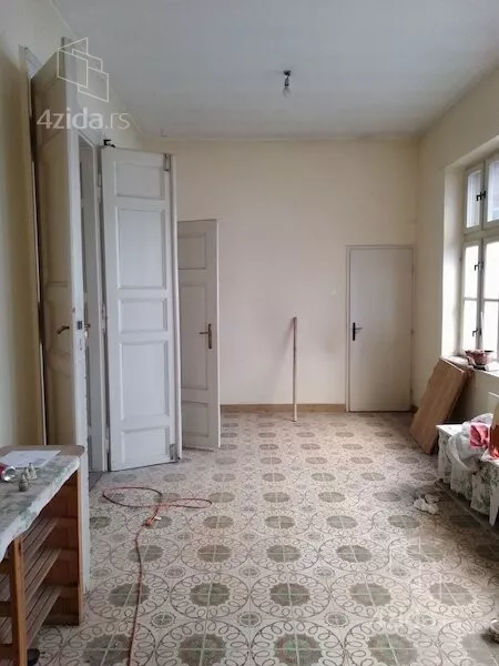 Četvoroiposoban stan | 4zida