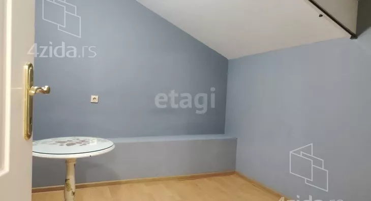 Četvoroiposoban stan | 4zida
