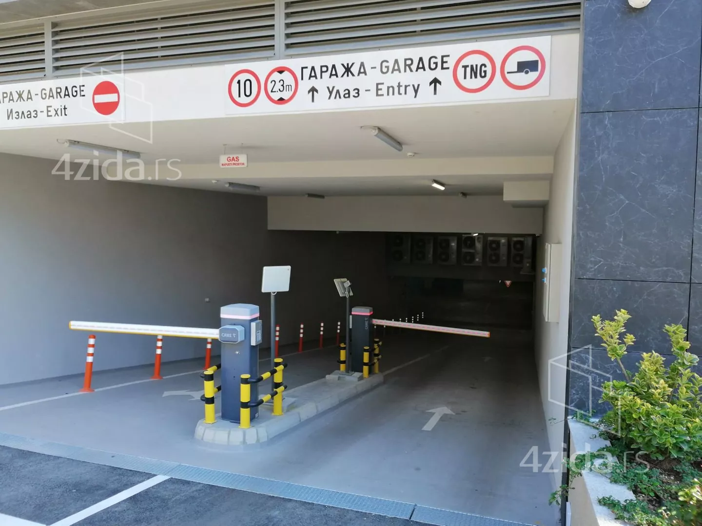 Garaža | 4zida