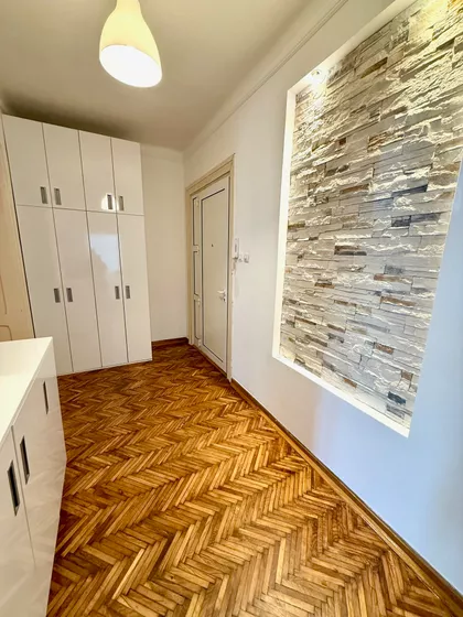 Venizelosova | 4zida.rs