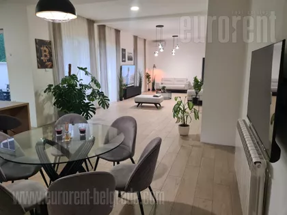 BELI DVOR | 4zida.rs