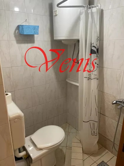 Lasla Gala | 4zida.rs